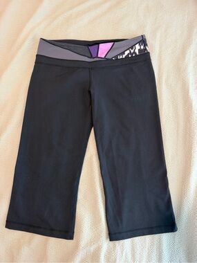 Rare NWT Lululemon Groove Crop Pants Black Multicolor Waistband Size 12